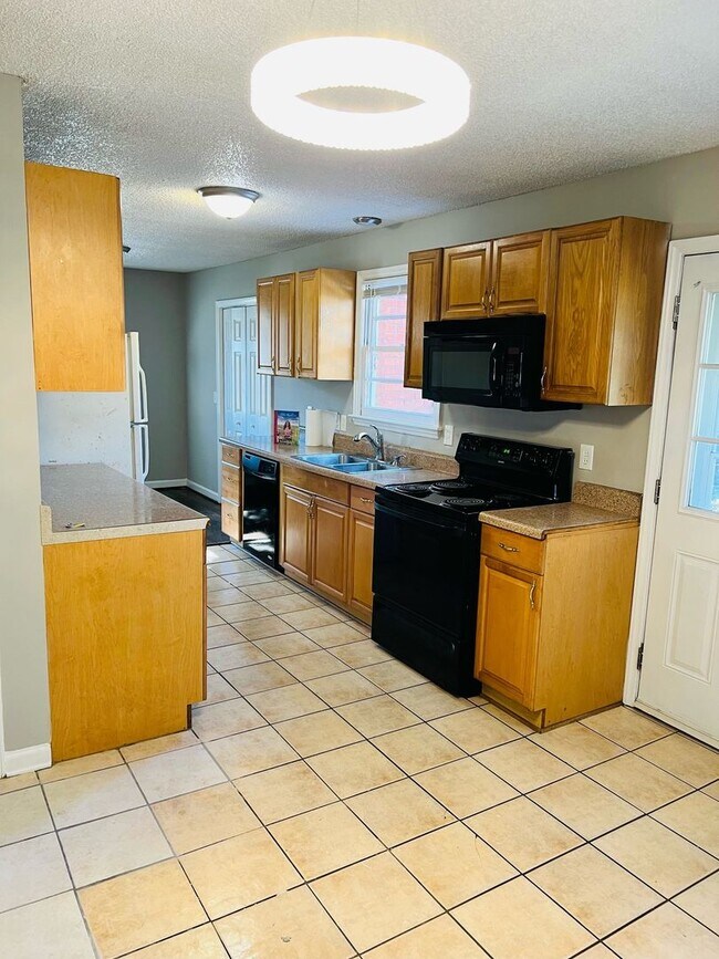 Photo - 3 bed, 2 bath ranch home