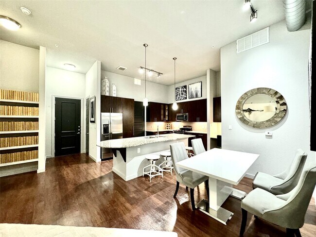 Photo - 2525 McCue Rd Unidad 249