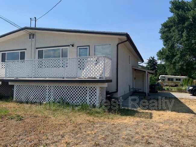 Photo - 815 Thompson Rd