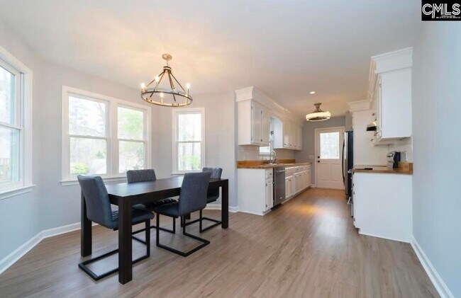 Photo - 121 Saddlebrooke Rd