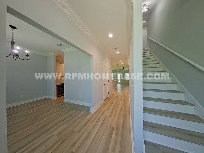 Photo - Elegant, 4 Bed, 3.5 bath Nearly New & Move-In Ready in Shalimar