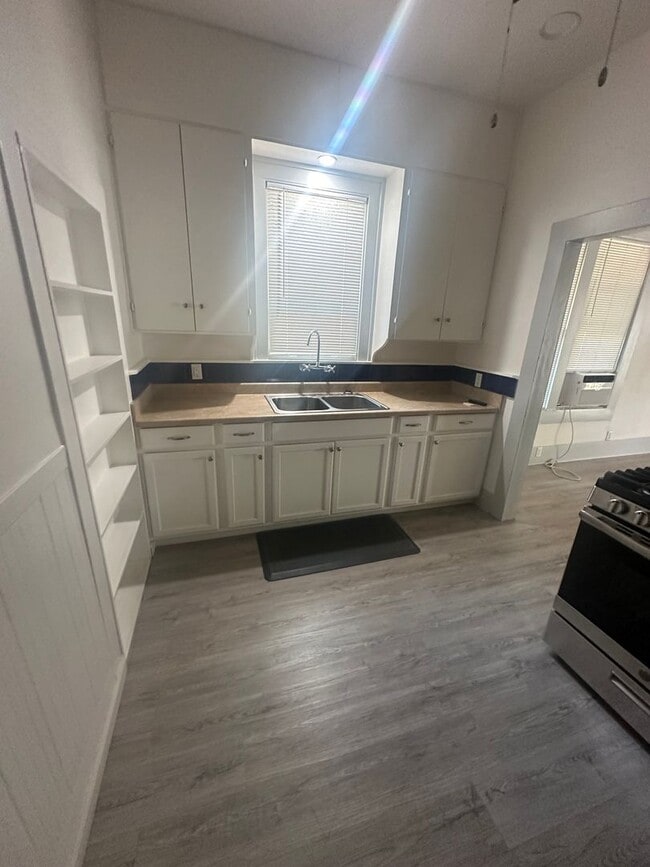 Photo - Downtown Beauty!