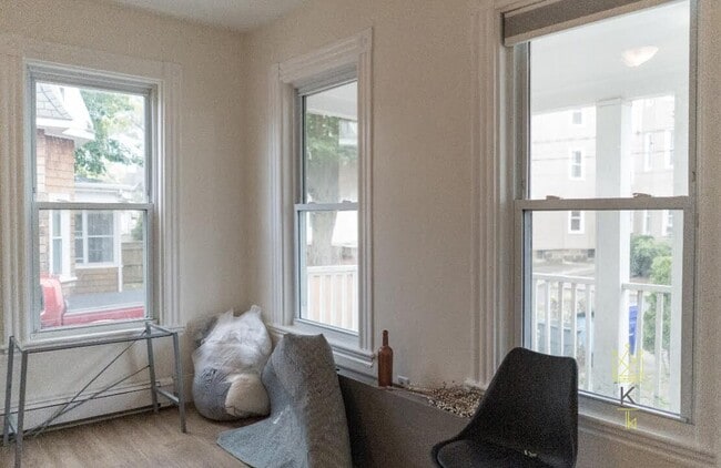 Building Photo - 22 Ashford St Rental