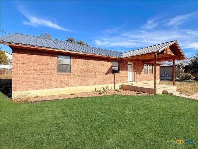 Photo - 1616 Lonesome