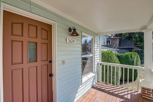 Photo - 5624 Brooklyn Ave NE