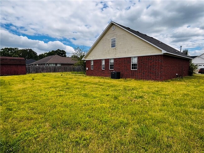 Photo - 104 Cheyenne St
