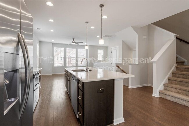 1409 Luxor Dr