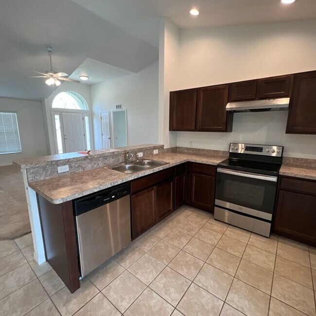 Photo - Spacious 4-Bedroom Home for Rent in Ocala!