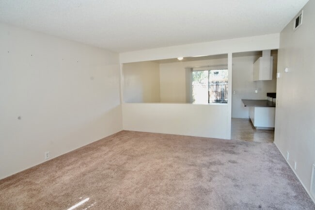 Photo - 1597 Drake Dr