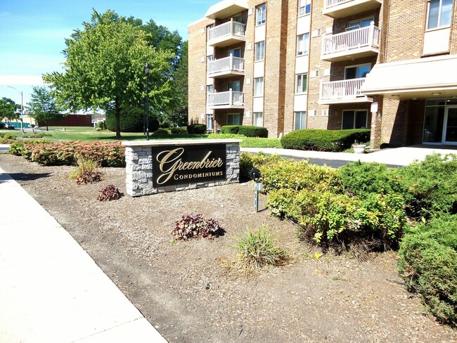Photo - 2423 N Kennicott Dr Unit 3A