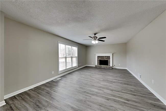 Photo - 33 Ashland Cir