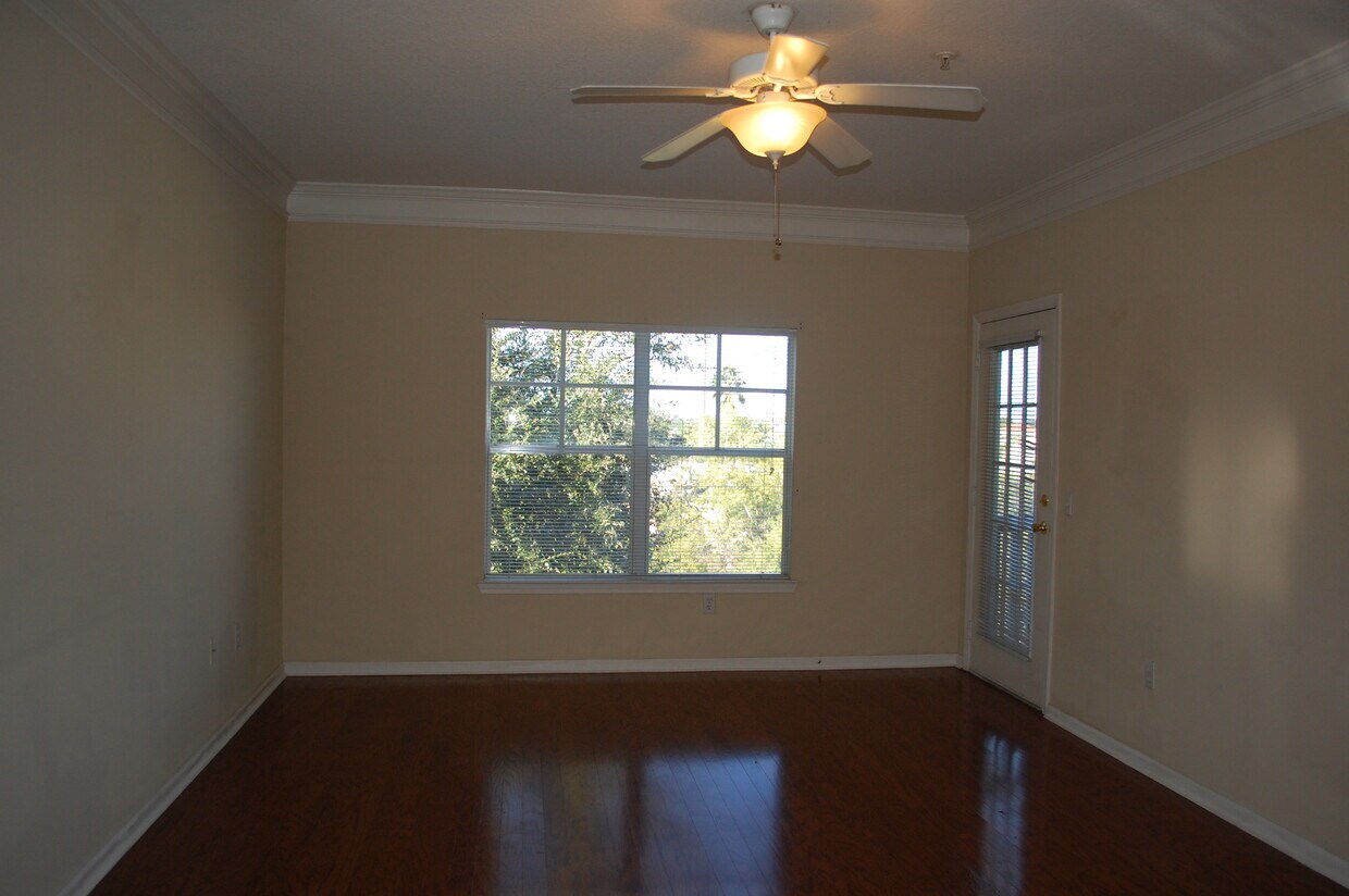 Living Room - 4207 S Dale Mabry Hwy (Tampa, FL)