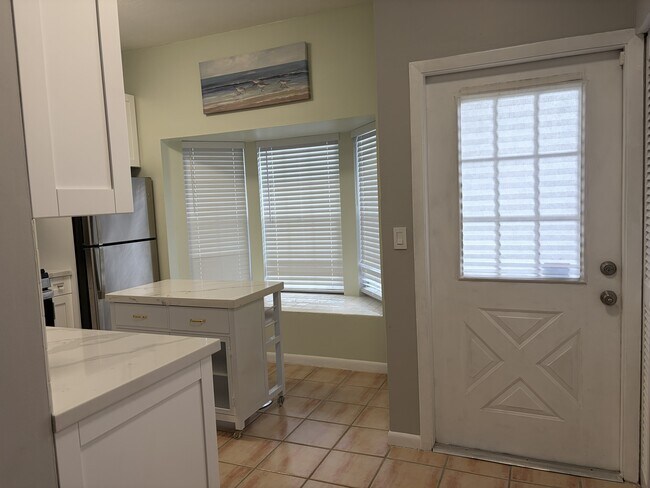 Kitchen - 14601 SW 122nd Pl Unit 14601