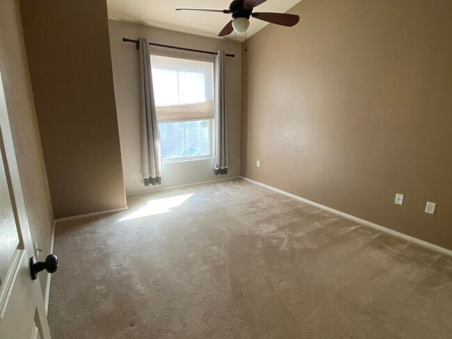 Photo - Rent Incentive with 2 weeks free rent