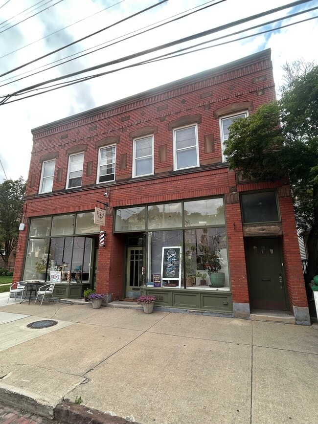 Building Photo - 2092 Murray Hill Rd Unit 3 Rental