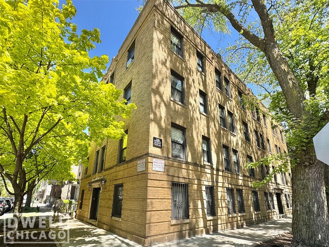 Building Photo - 2541 N Seminary Ave Unit 1