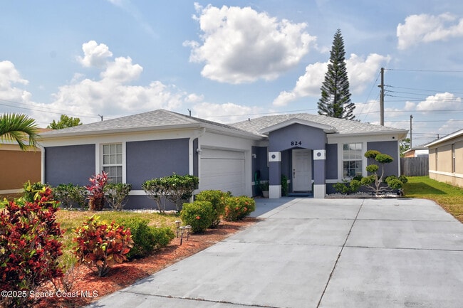 Building Photo - 824 Temple St