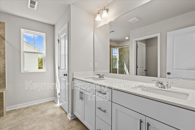 Photo - 1288 Maple Br Cir