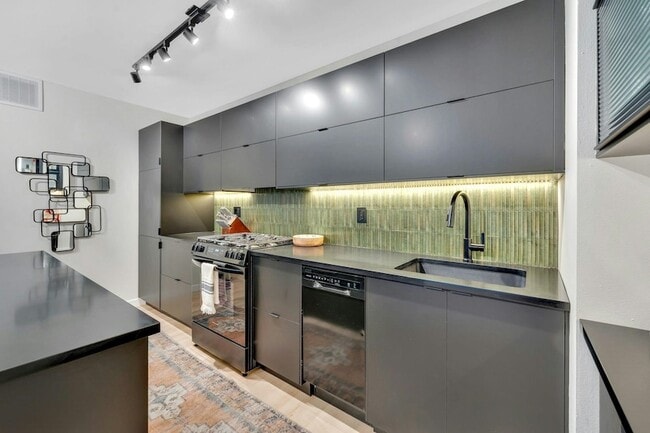 Photo - 6040 JFK Blvd E