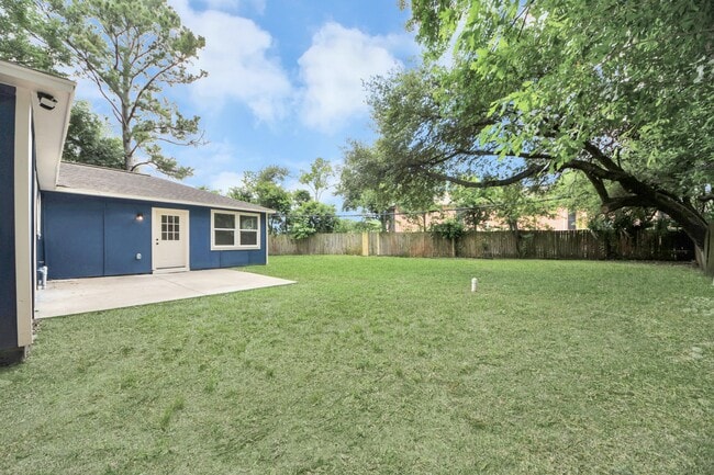 Photo - 710 Canary Cir