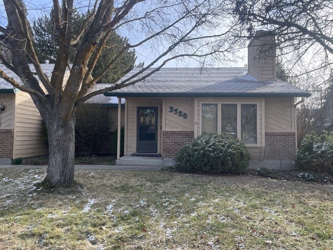 Building Photo - 3500 S Vintage Way