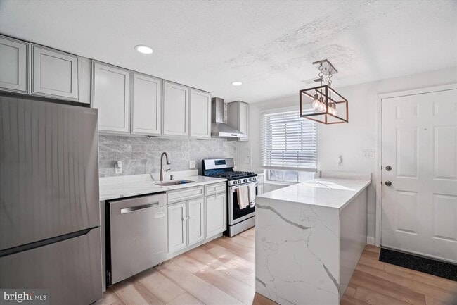 Photo - 1925 Dutch Village Dr