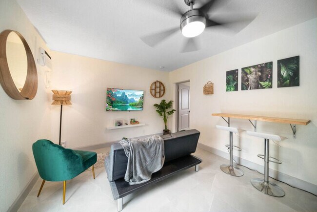 1702 NE 9th St Unit SI ID1369639P