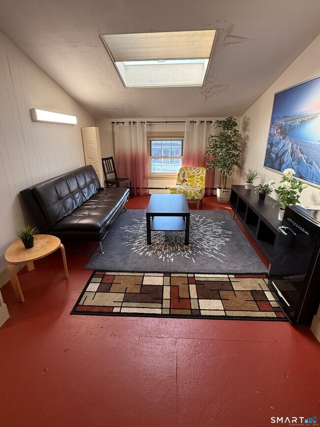 Photo - 389 Orange St