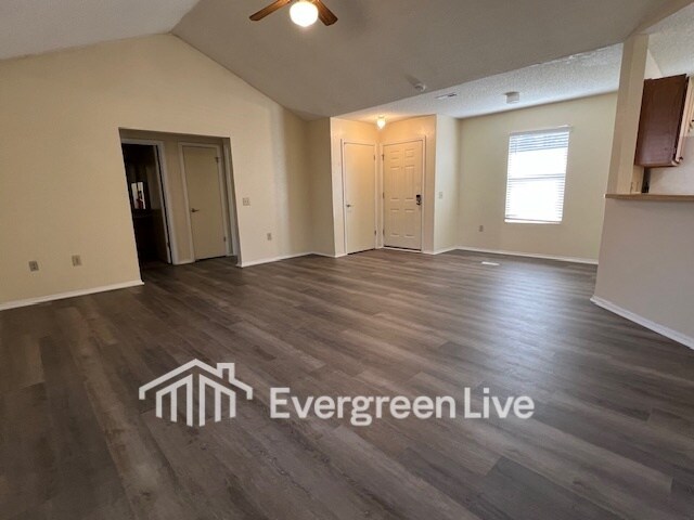 Photo - 102 Swing Ct