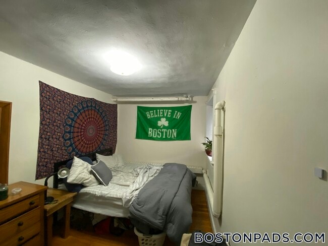 Photo - 1589 Beacon St Unidad B