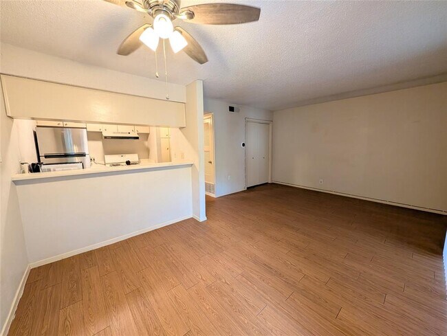 Photo - 7801 Shoal Creek Blvd Unit 147