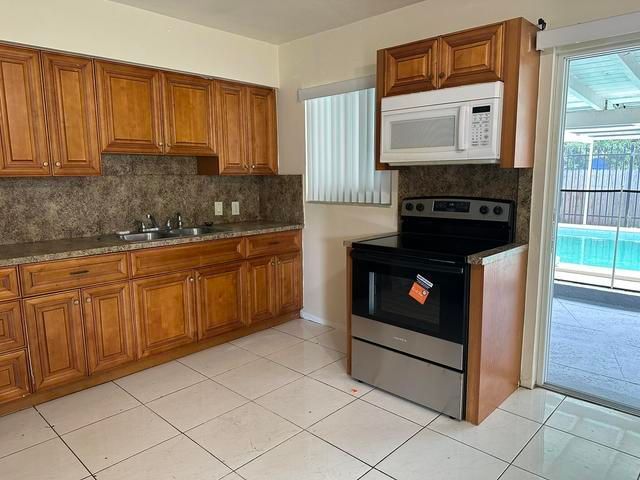 1316 NW 15th Pl
