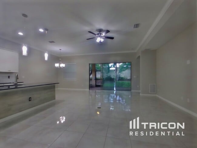 Photo - 115 Ventosa Pl