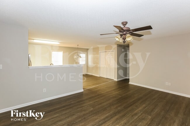 Photo - 268 Southaven Ct