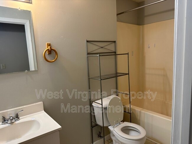 Photo - 104 N 8th St Unit 204