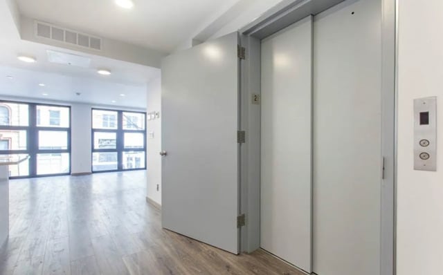 Photo - 222 E 7th St