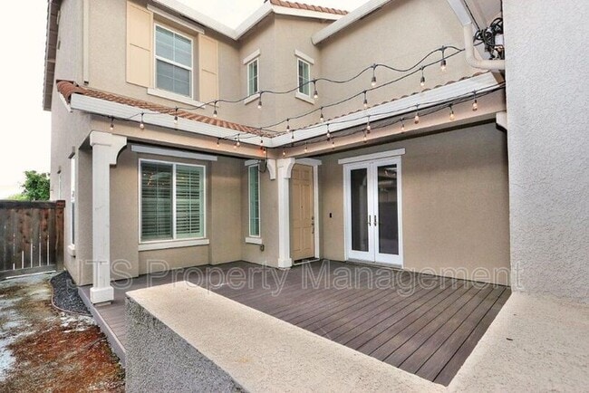 Photo - 208 Blue Pine Ct