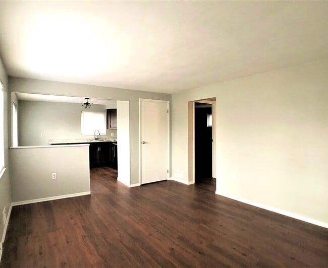 Livingroom - 162 Pointview Rd