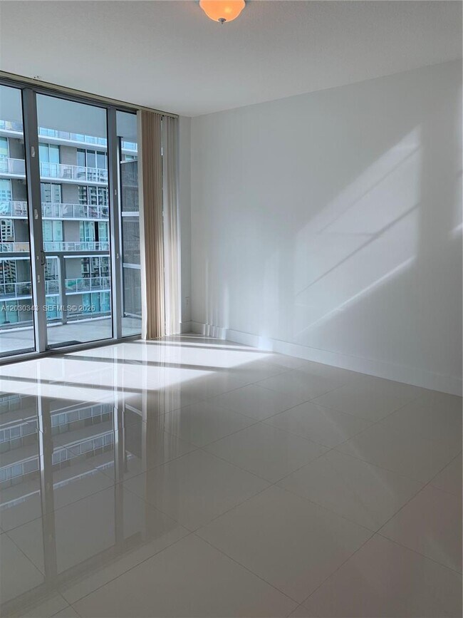 Photo - 1111 SW 1st Ave Unidad 1815-N