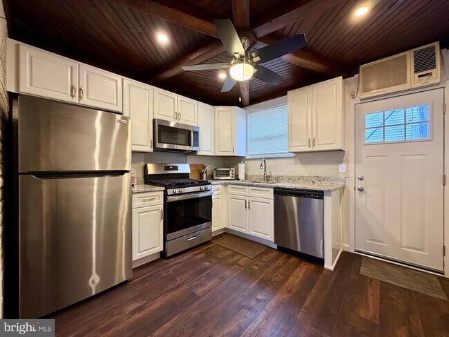 Photo - 846 Sears St