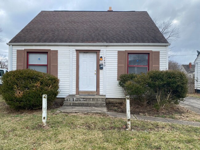 Three bedroom home close to 71 and Weber Rd - Three bedroom home close to 71 and Weber Rd