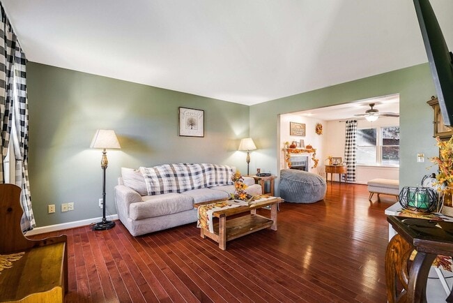 Photo - 1141 Decca Dr