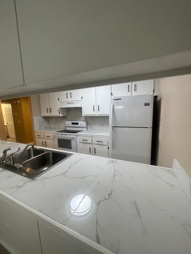 Photo - 164 Leeswood Cir