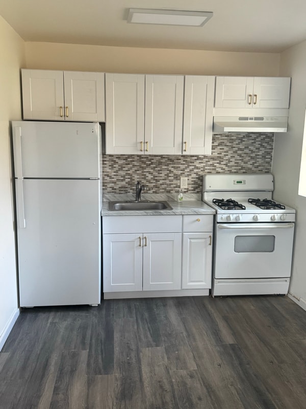 Building Photo - 27 Hillside Ave