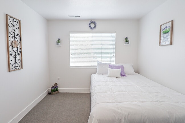 Photo - Fleur De Lis Apartments - Student Housing