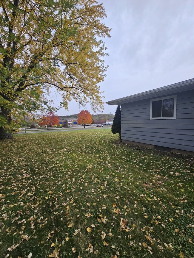Photo - 132 E Pomeroy St