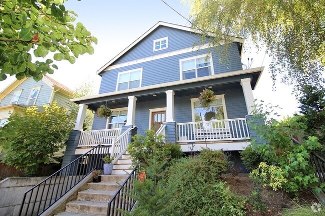 Building Photo - 4423 NE Garfield Ave. Rental
