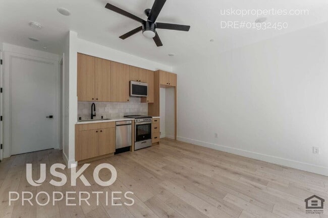 Building Photo - "Charming 1-Bedroom in the Heart of Sacram... Unit 2 Rental