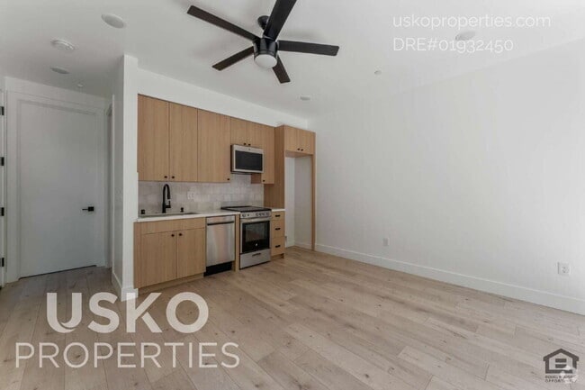 Building Photo - "Charming 1-Bedroom in the Heart of Sacram... Unit 2 Rental