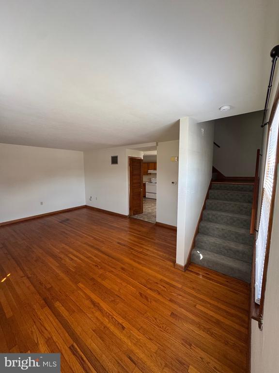 Photo - 1781 Lincoln Way E